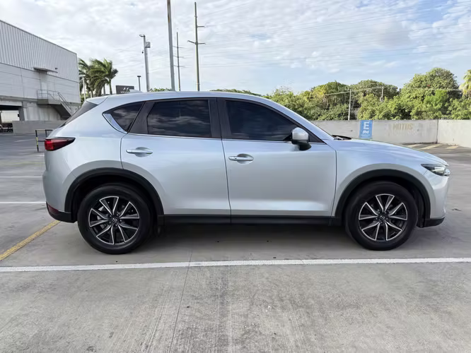 Mazda CX-5 2018 2.0L – Buen estado – 146,000 km