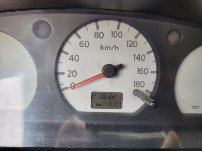 NISSAN DOBLE CABINA, AÑO 2004. MECANICA 