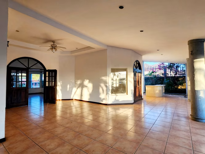 CARRETERA SUR. ALQUILA HERMOSA CASA CON PISCINA EN RESIDENCIAL - Imagen 5