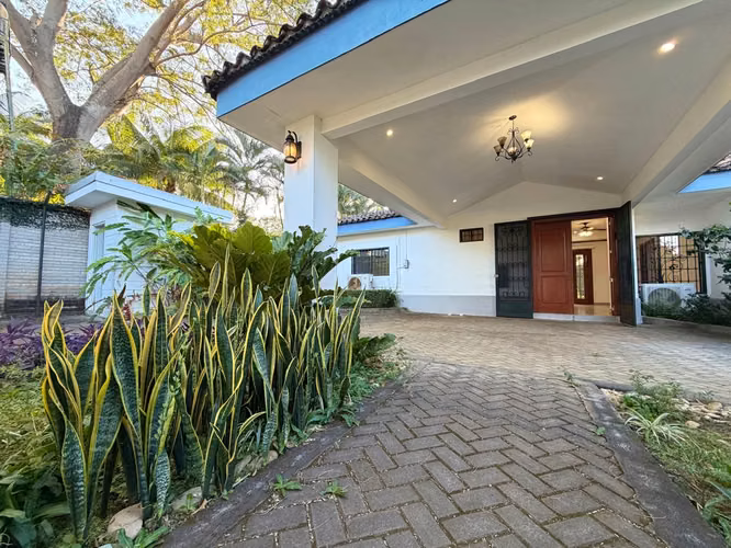 Casa de una planta en renta en Estancia Santo Domingo - Imagen 2