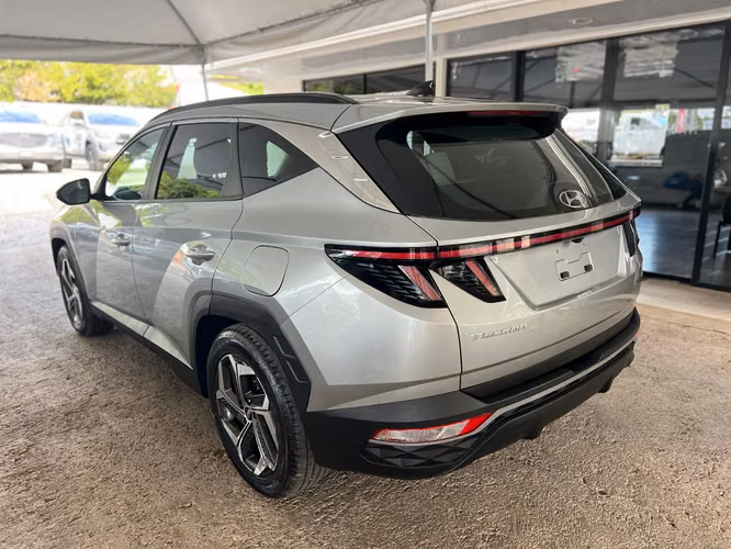 HYUNDAI TUCSON AÑO 2022 - Imagen 2