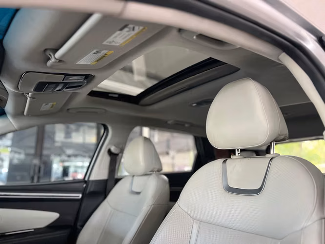 HYUNDAI TUCSON AÑO 2022 - Imagen 6