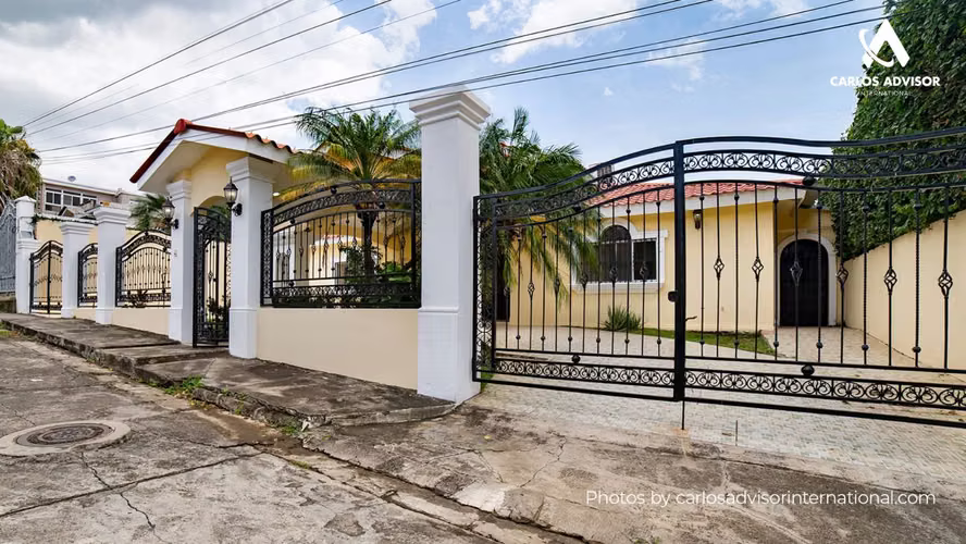Casa Elegante En Las Cumbres, Managua