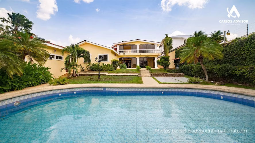 Casa Elegante En Las Cumbres, Managua