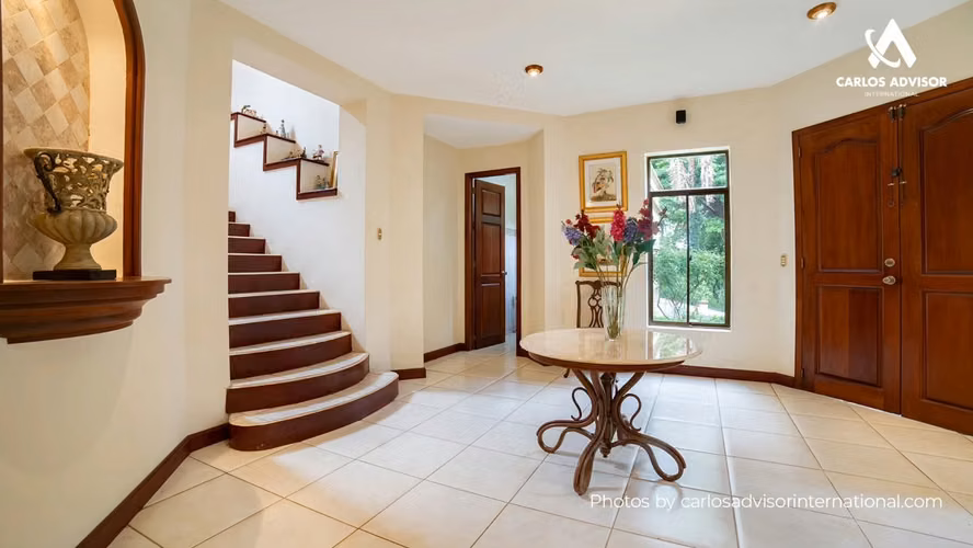 RESIDENCIA DE LUJO EN MONTE TABOR, MANAGUA - NICARAGUA.