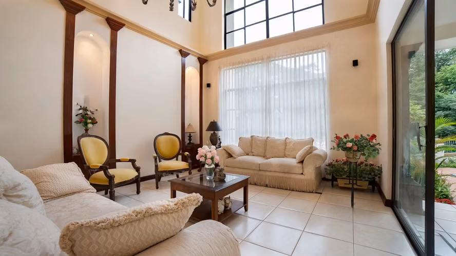 RESIDENCIA DE LUJO EN MONTE TABOR, MANAGUA - NICARAGUA.