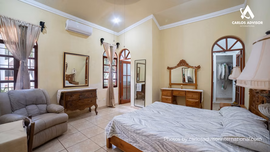     CASA DE LUJO EN JINOTEPE, CARAZO - NICARAGUA