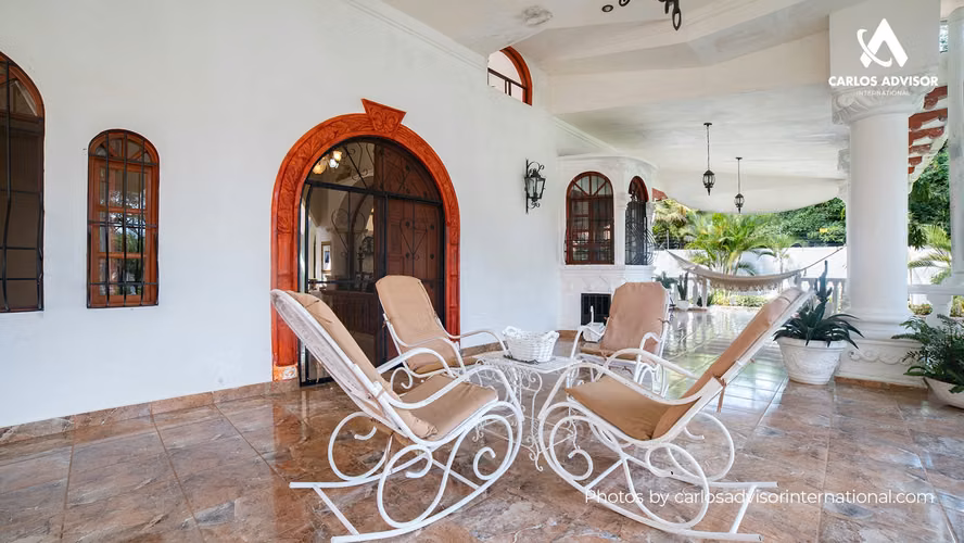     CASA DE LUJO EN JINOTEPE, CARAZO - NICARAGUA