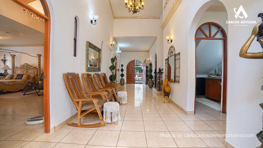     CASA DE LUJO EN JINOTEPE, CARAZO - NICARAGUA
