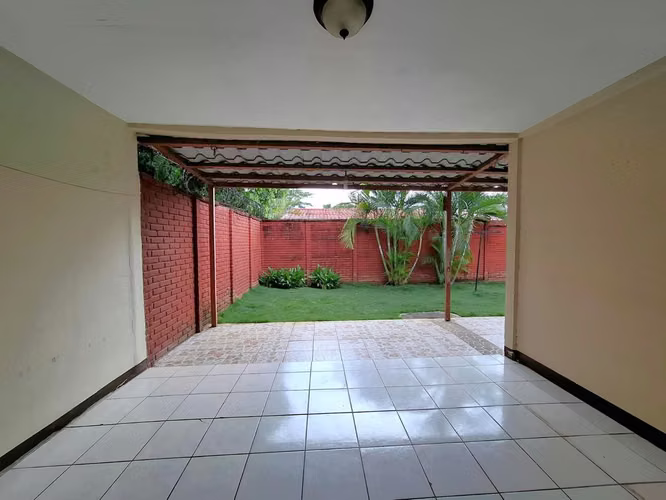 GG  Venta,  acogedora casa en residencial de Carretera Masaya Km 13  - Imagen 8