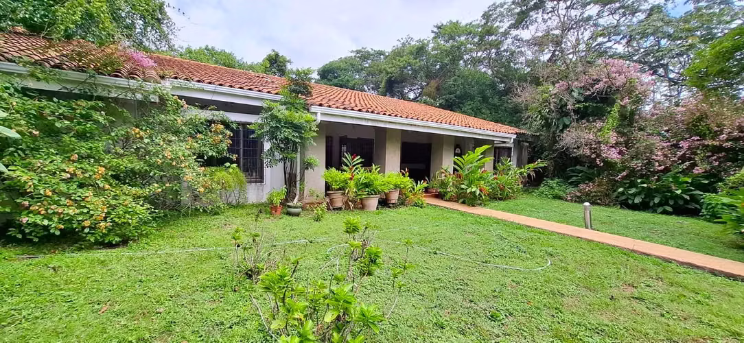  En Venta Casa  Rpto. Montefresco, Km 16.8 C.Sur. - Imagen 2