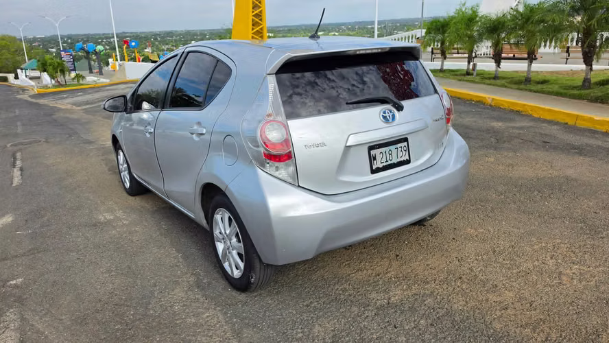 INIGUALABLE PRIUS C