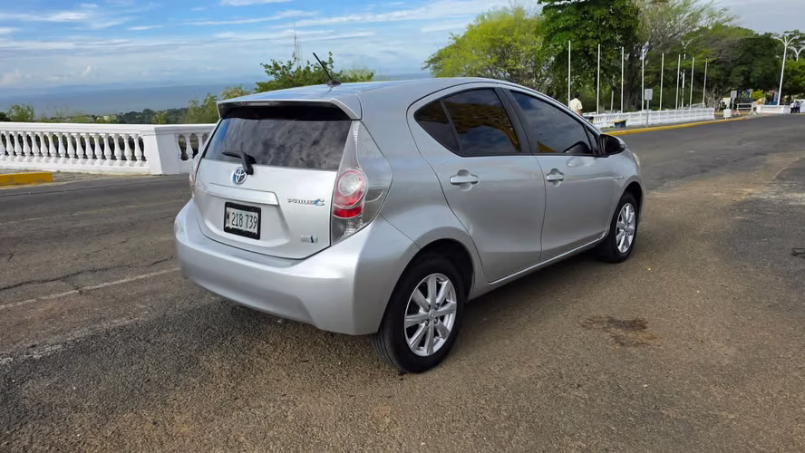 INIGUALABLE PRIUS C