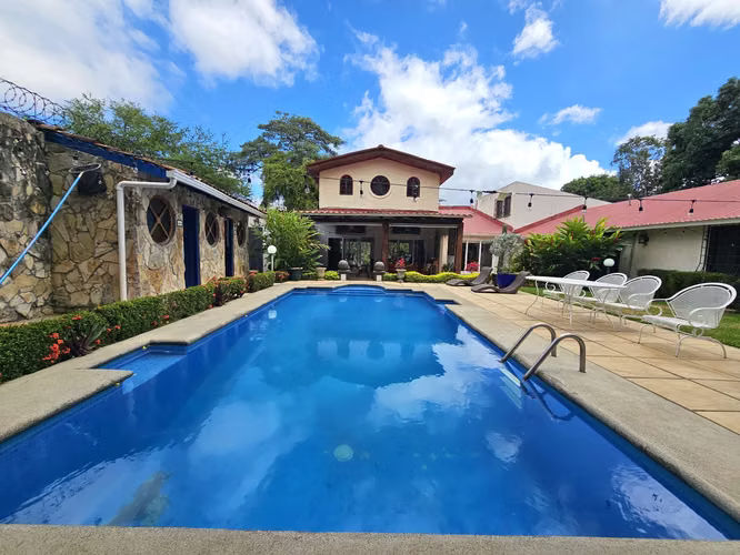 FH-124; House in Income-124; Santo Domingo