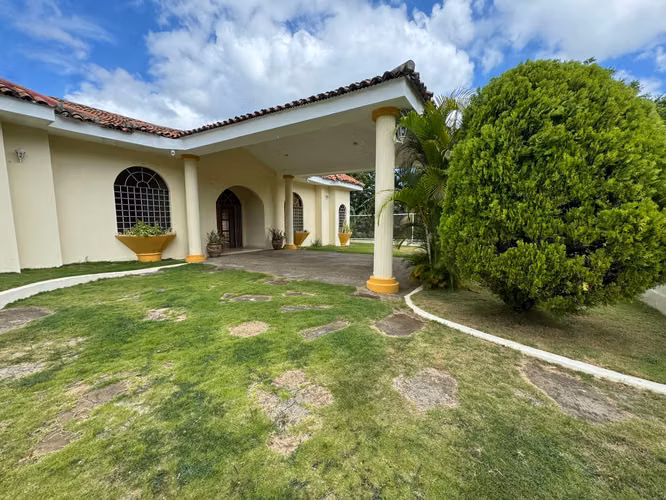 Venta y Alquiler de Casa en Carretera Vieja a Leon 
