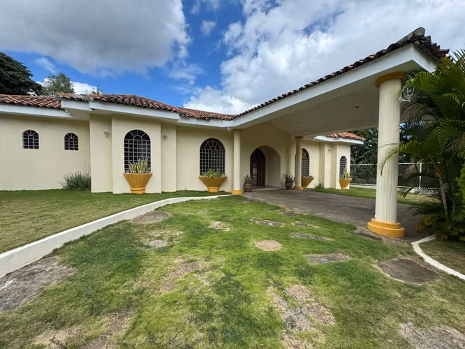 Venta y Alquiler de Casa en Carretera Vieja a Leon 