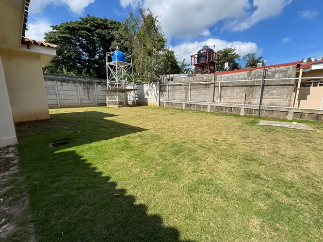 Venta y Alquiler de Casa en Carretera Vieja a Leon 