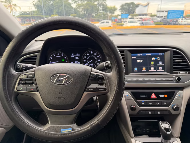 Hyundai Elantra 2017 Automático 
