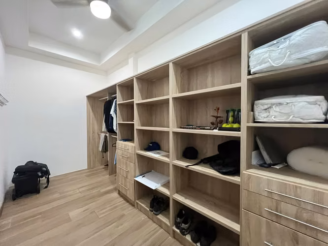 Residencia amueblada de 5 habitaciones con piscina en Lomas de Santa Lucía | Santo Domingo  - Imagen 13