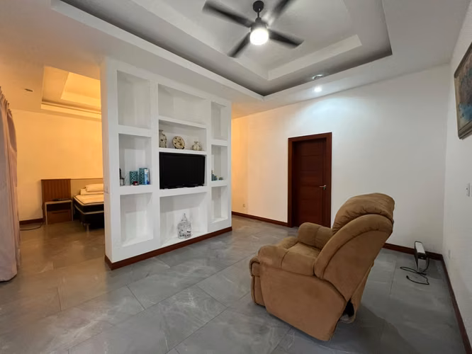 Residencia amueblada de 5 habitaciones con piscina en Lomas de Santa Lucía | Santo Domingo  - Imagen 5