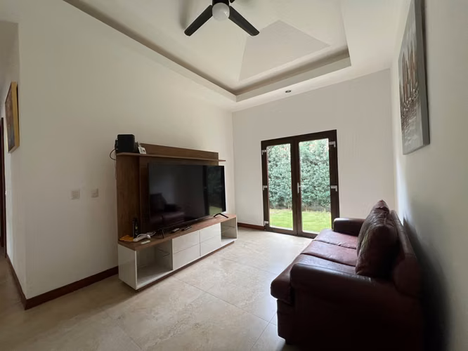 Residencia amueblada de 5 habitaciones con piscina en Lomas de Santa Lucía | Santo Domingo  - Imagen 6
