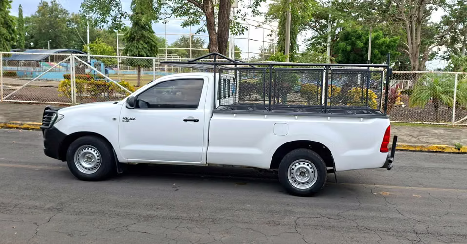 TOYOTA HILUX CABINA SENCILLA 4X2 - Imagen 5