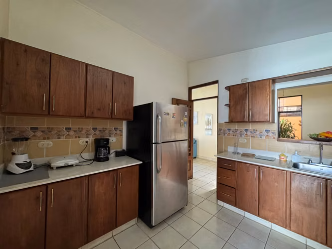 Casa en renta en Managua, 3 habitaciones y amplio patio, desde US$900 - Imagen 7