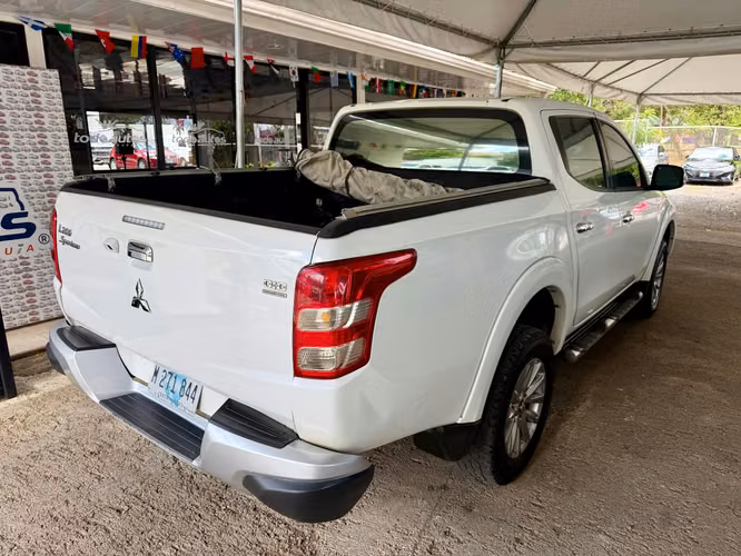 MITSUBISHI L200/ 2017  - Imagen 3