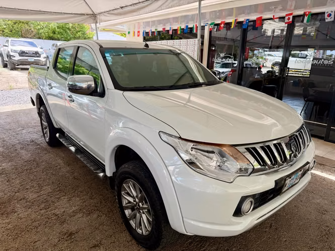 MITSUBISHI L200/ 2017  - Imagen 2