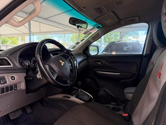 MITSUBISHI L200/ 2017  - Imagen 4