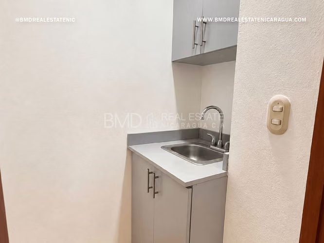 Módulo comercial en alquiler en Ofiplaza El Retiro, con 65 m² para oficinas, consultorios medicos 0511 - Imagen 12