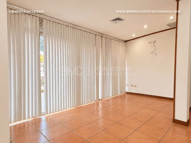 Módulo comercial en alquiler en Ofiplaza El Retiro, con 65 m² para oficinas, consultorios medicos 0511 - Imagen 7
