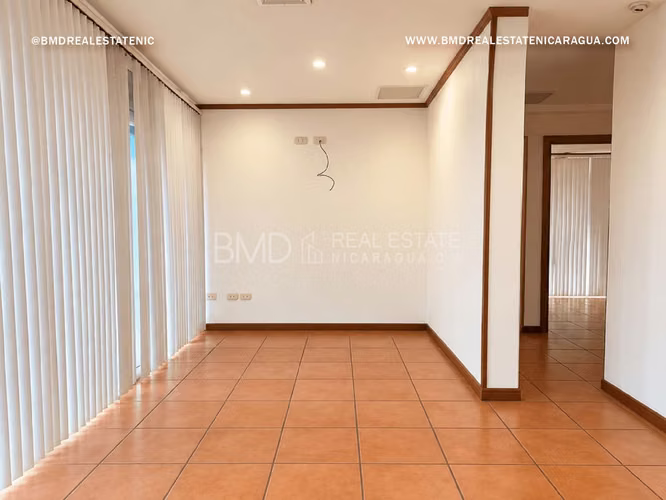 Módulo comercial en alquiler en Ofiplaza El Retiro, con 65 m² para oficinas, consultorios medicos 0511 - Imagen 5