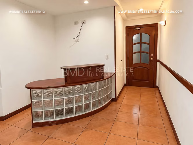 Módulo comercial en alquiler en Ofiplaza El Retiro, con 65 m² para oficinas, consultorios medicos 0511 - Imagen 2