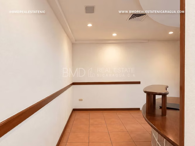 Módulo comercial en alquiler en Ofiplaza El Retiro, con 65 m² para oficinas, consultorios medicos 0511 - Imagen 4