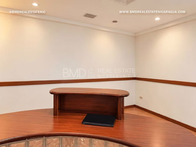 Módulo comercial en alquiler en Ofiplaza El Retiro, con 65 m² para oficinas, consultorios medicos 0511 - Imagen 3