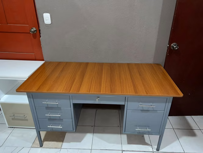 Escritorio de 6 gavetas  - Imagen 2