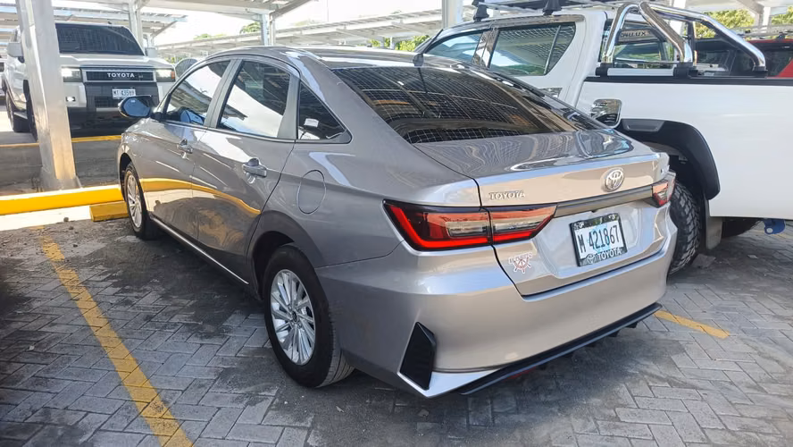 Rento vehiculos automaticos y standar, sedanes, pick up y suv 