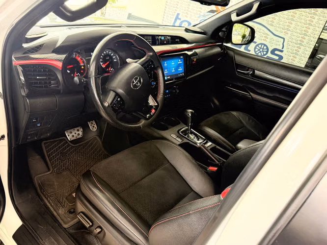 TOYOTA HILUX GR AÑO 2024 - Imagen 5
