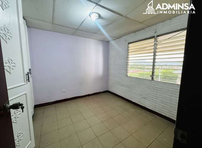  Casa en Venta – Colonial Los Robles  (PRECIO U$150,000)