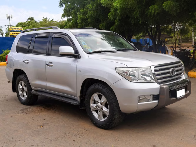 VENDO CAMIONETA TOYOTA LAND CRUISER 2012  ¡UNICO DUEÑO! 