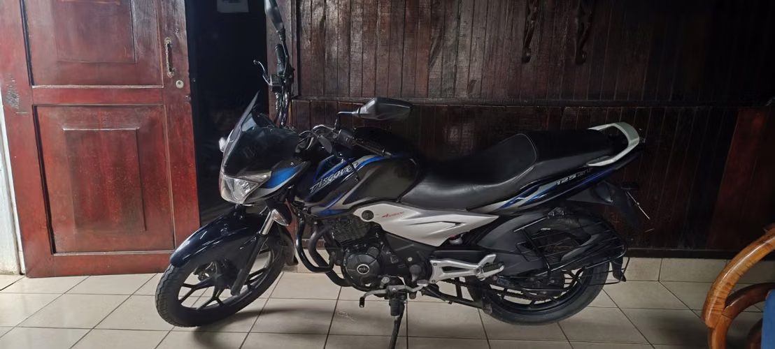 Vendo motocicleta Bajaj Discover 125st - Imagen 3