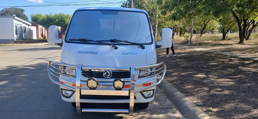 Dongfeng Captain T5 2023 - Como Nuevo (Solo 16,440 KM) - Único Dueño