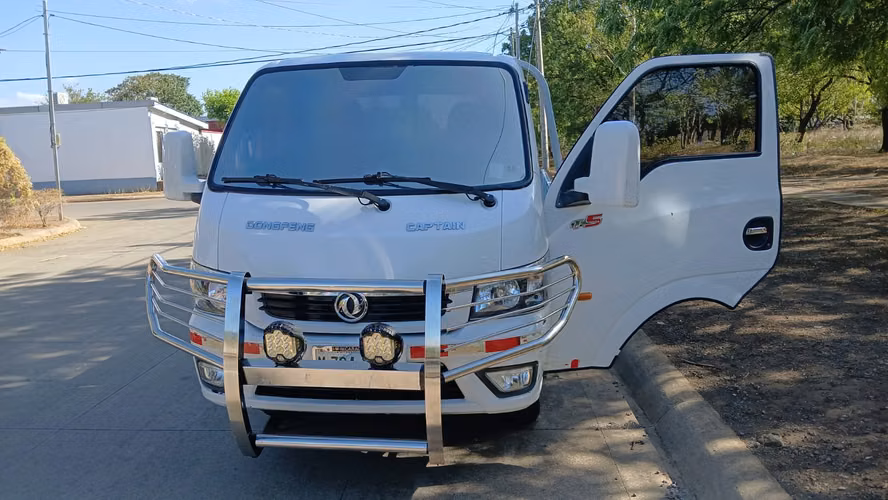 Dongfeng Captain T5 2023 - Como Nuevo (Solo 16,440 KM) - Único Dueño