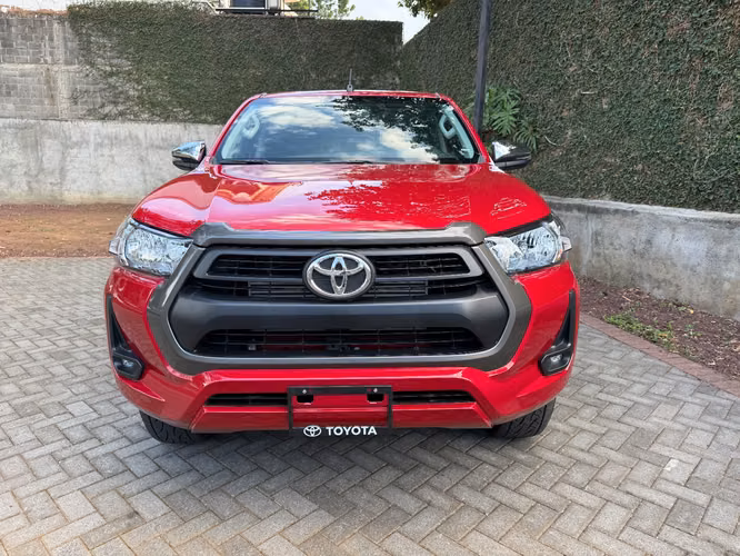 HILUX SR AUTOMATICA - 2027 NUEVA..
