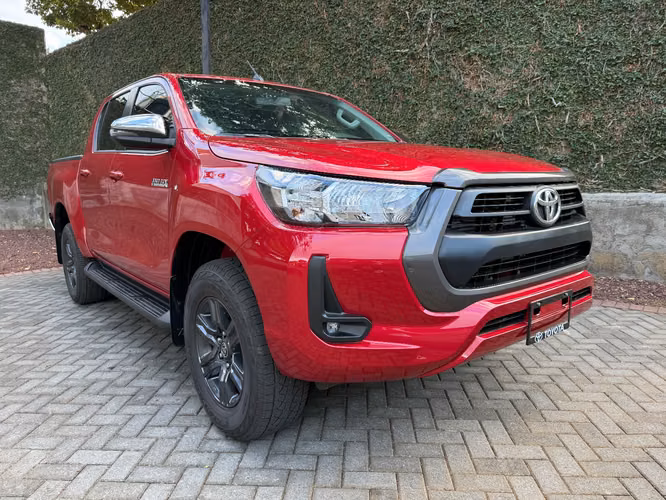 HILUX SR AUTOMATICA - 2027 NUEVA..