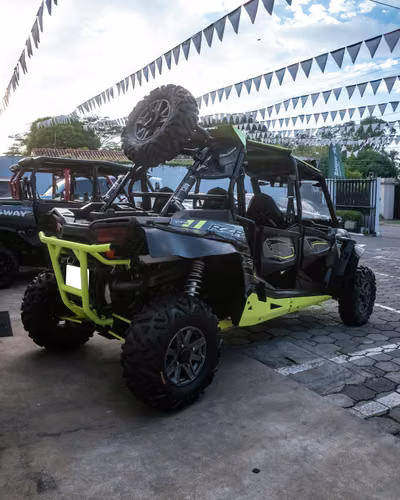 RZR XP 4 1000 EPS TITANIUM MATTE METALLIC - Imagen 5