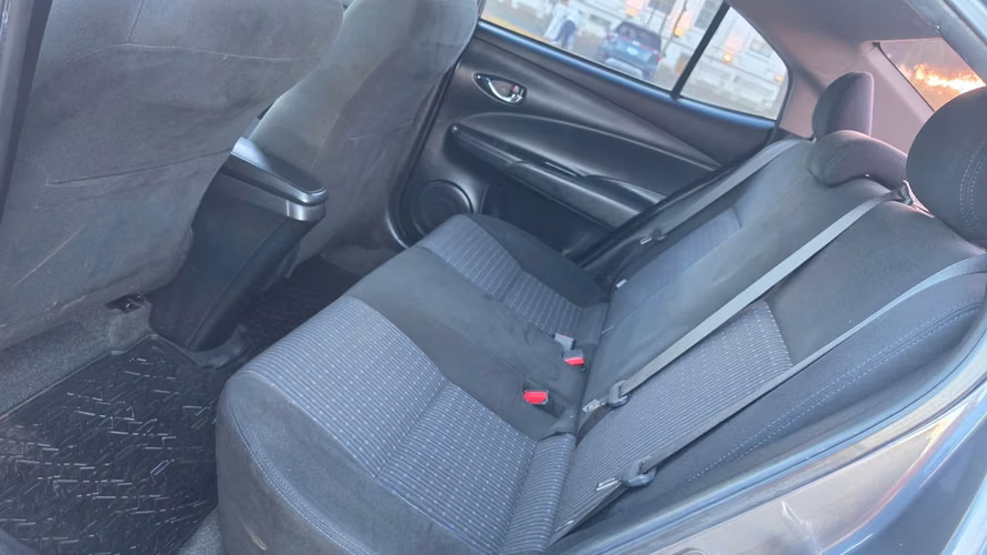HERMOSO TOYOTA YARIS E 2019 - Imagen 8
