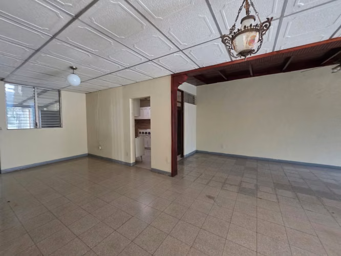 CASA CON POTENCIAL COMERCIAL EN VENTA | ALTAMIRA - Imagen 12