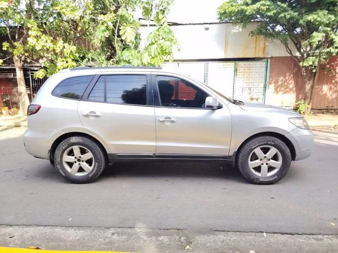 *Ganga Ya en Remate U$5800 Santa Fe 2008 Asi Como Esta Y Donde Esta* - Imagen 4